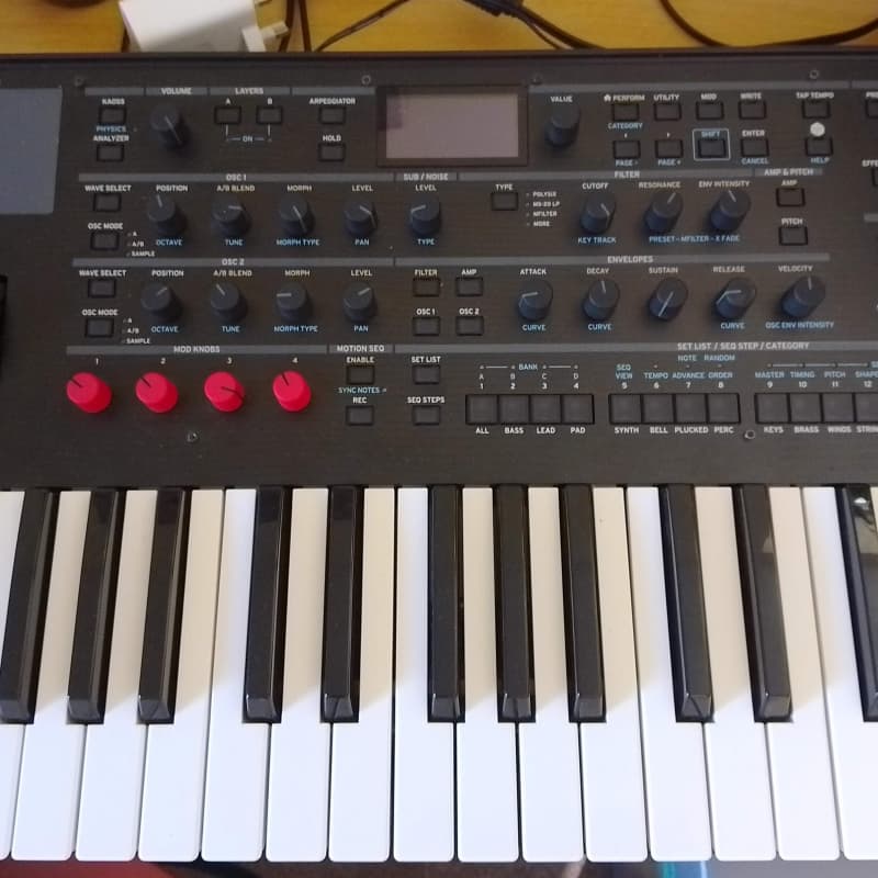 2021 - Present Korg Modwave 37-Key Wavetable Synthesizer Black