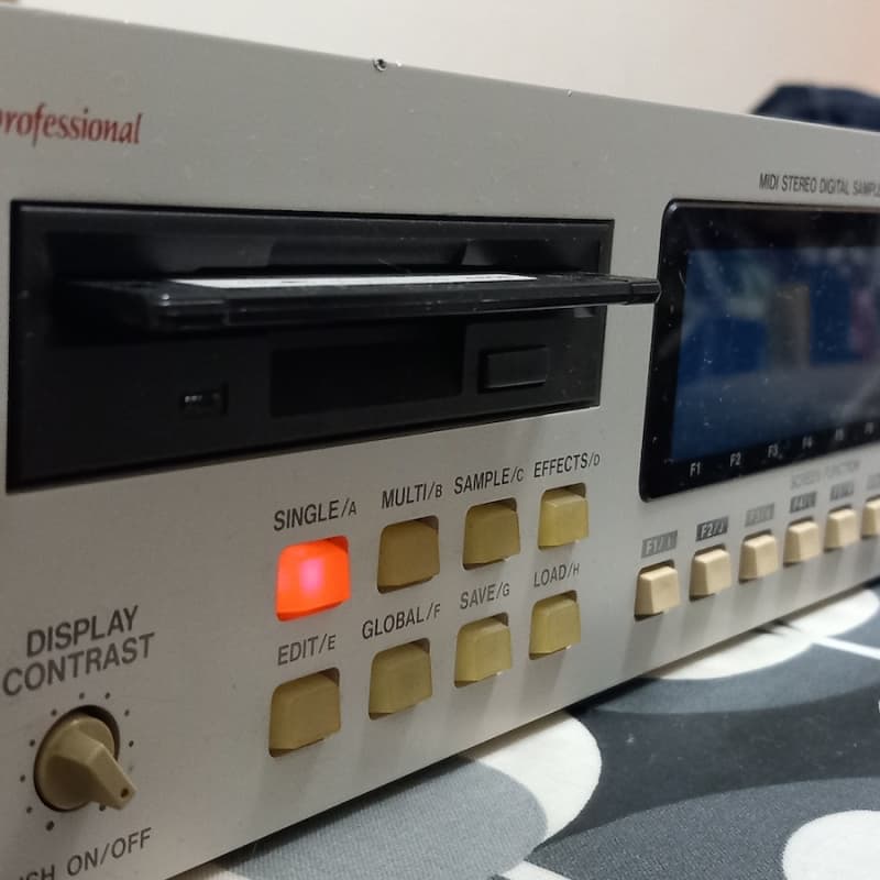 1996 Akai S3000XL MIDI Stereo Digital Sampler White