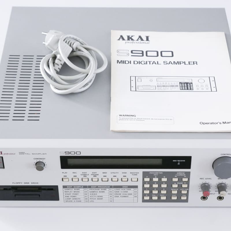 1986 Akai S900 MIDI Digital Sampler White