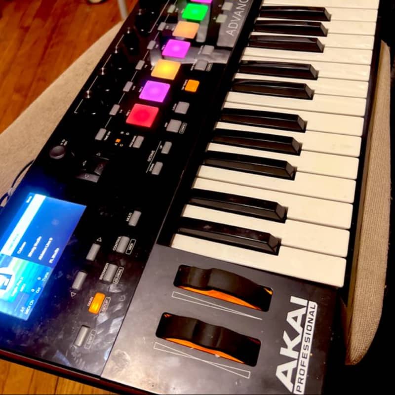 2010s Akai Advance 25 Keyboard Controller Black