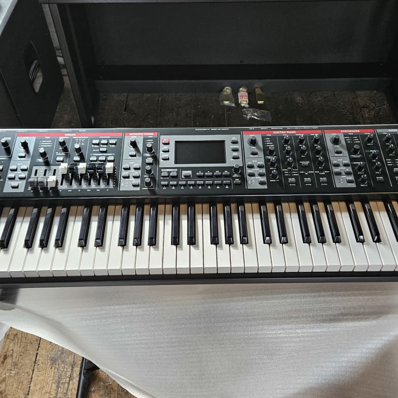 2025 - Present Roland V-Stage 76 Digital Stage Piano Black