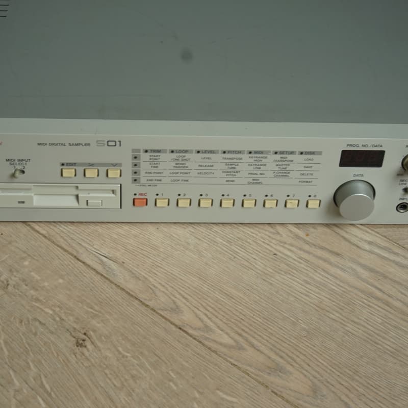 1993 Akai S01 MIDI Digital Sampler White