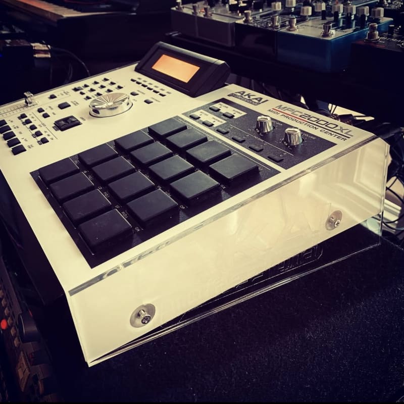 2000 - 2005 Akai MPC2000XL MIDI Production Center Grey