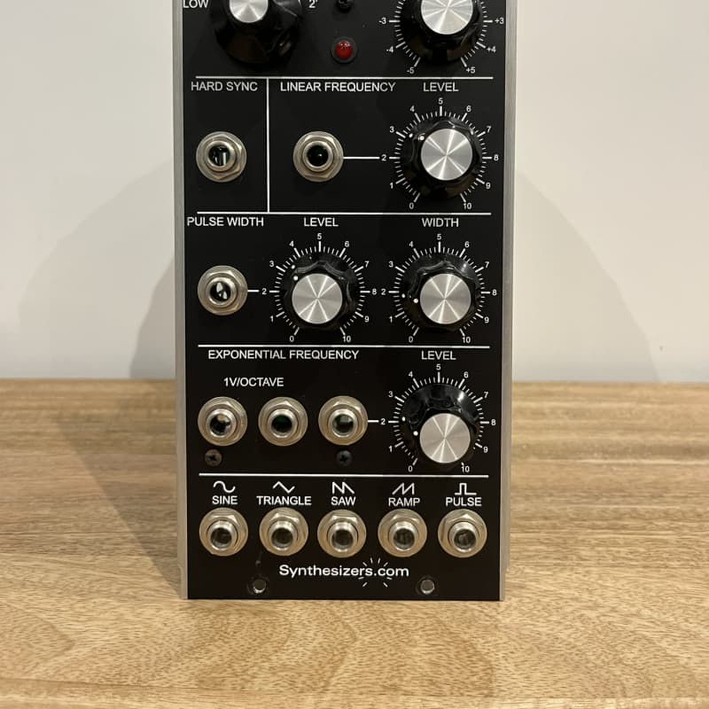 2000s Synthesizers.com Q106 Oscillator 5U Module Black