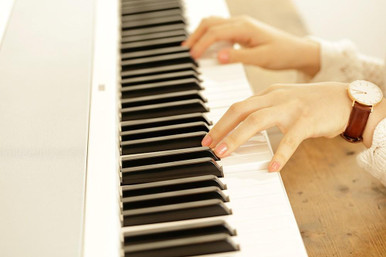 Korg B2 Plus in White - Image 2