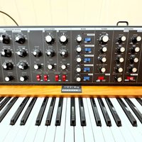 2008 - 2009 Moog Minimoog Voyager Old School 44-Key Monophonic...