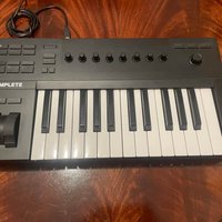 2018 - Present Native Instruments Komplete Kontrol A25 Black