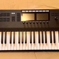 2020 - Present Native Instruments Komplete Kontrol S88 MKii Black