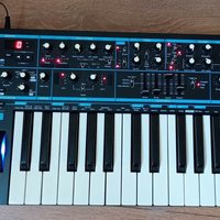 2013 - Present Novation Bass Station II 25-Key Monophonic Synt...