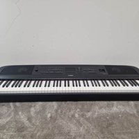 2021 Yamaha Yamaha Dgx 670 Keyboard Black