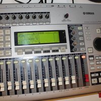2000s Yamaha AW16G Professional Audio Workstation 16-Track Dig...