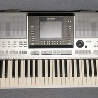 2009 Yamaha PSR-S910 61-Key Arranger Workstation Silver