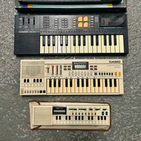 used 1980s Casio SK-8 32-Key S&ling Keyboard Black