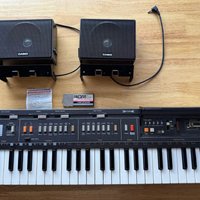 1980s Casio MT-800 Casiotone 49-Key Synthesizer White / Black