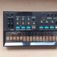 2016 - Present Korg Volca FM Digital Synthesizer/Sequencer Black