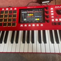 2024 - Present Akai MPC Key 37 Standalone Workstation Synthesi... used