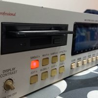 1996 Akai S3000XL MIDI Stereo Digital S&ler White used