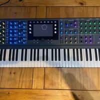 2017 - Present Waldorf Quantum 61-Key Hybrid Synthesizer Black used