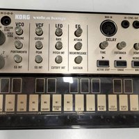 used 2013 - Present Korg Volca Keys Analog Loop Synthesizer Gold/Black
