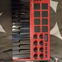 2020 - Present Akai MPK Mini MKIII 25-Key MIDI Controller Red ... used