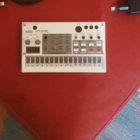 used 2010s Korg Volca S&le Digital S&le Sequencer White