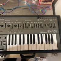 1982 - 1986 Roland SH-101 32-Key Monophonic Synthesizer Gray used