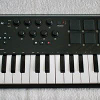 2010s M-Audio Axiom Air Mini 32 Key USB MIDI Keyboard Controll...