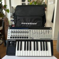 used 2010s Novation 25SL MkII 25 Key MIDI Controller Gray