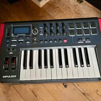 2011 - Present Novation Impulse 25 MIDI Keyboard Controller Gray