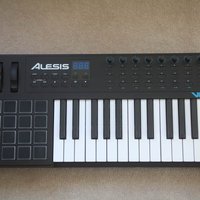 2010s Alesis VI25 USB MIDI Keyboard / Pad Controller Black