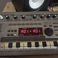 used 1990 - 1998 Roland MC-303 Groovebox Silver