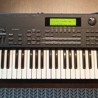 used 1999 - 2004 Roland XP-80 76-Key 64-Voice Music Workstation Key...