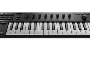 Native Instruments Komplete Kontrol M32 MIDI Keyboard & Controller - Image 1
