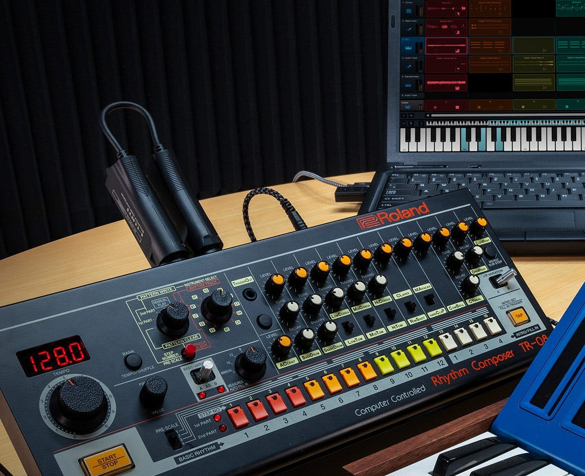 Roland WM-1 Wireless MIDI Adaptor