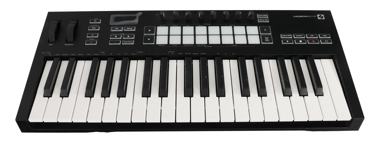 Second Hand Novation Launchkey 37 MkIII Midi Keyboard 114