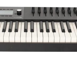Second Hand Arturia Keylab 88 MK3 MIDI Keyboard & Controller In Black 775 - Image 2