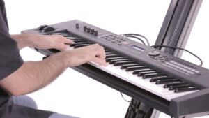 Yamaha MX61 61 Key Synthesizer Keyboard – Yamaha MX61